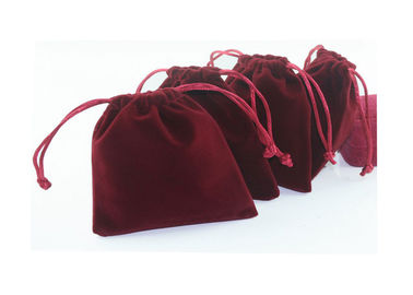 Chiny Spersonalizowany czerwony aksamitny woreczek ze sznurkiem Logo dla Jewelly Packaing fabryka