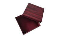 Głębokie, czerwone drewno, kolor pokrywy i podstawy pudełka z aksamitnej powierzchni wewnętrznej 1200 g / m2 dostawca