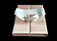 Wedding Favor Dress Book Shaped Box, magnetyczne zamknięcie Top Box Ribbon Closure dostawca