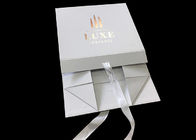 Logo wstążki Dostosowane białe pudełko składane papieru do pakowania ubrań dostawca