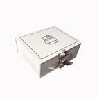 Matowe białe drukowane logo Sztywne pudełko papierowe Opakowanie na prezent dla dzieci ze wstążką dostawca