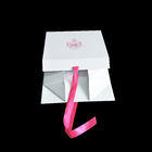 Pudełko kartonowe ze wstążką Eleganckie, białe, składane tekturowe pudełko w kształcie prostokąta dostawca