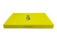 Żółte pudełko w kształcie książki, kartonowe pudełka z magnetycznym uchwytem dostawca